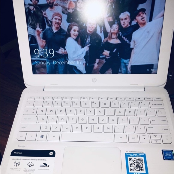 Items - Picture 3 of 8